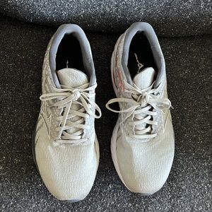 Mizuno Wave Inspire 19 running shoes